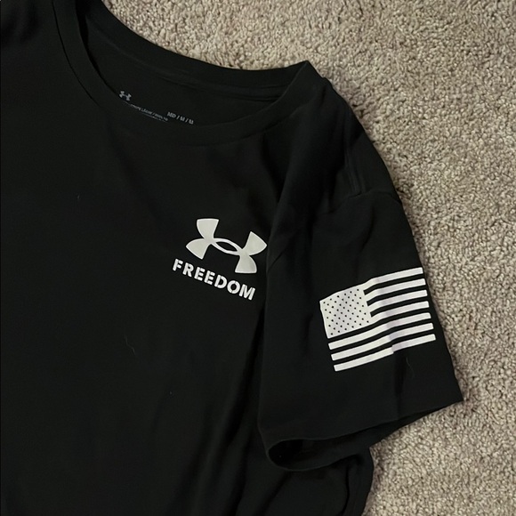 Under Armour Black Short Sleeve Tee - Picture 3 of 4